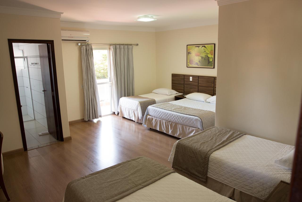 Hotel Valencia Dourados Esterno foto
